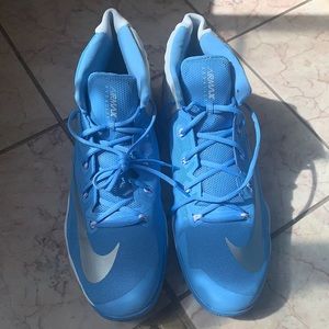 Nike air max baby blue and white brand new so Size17